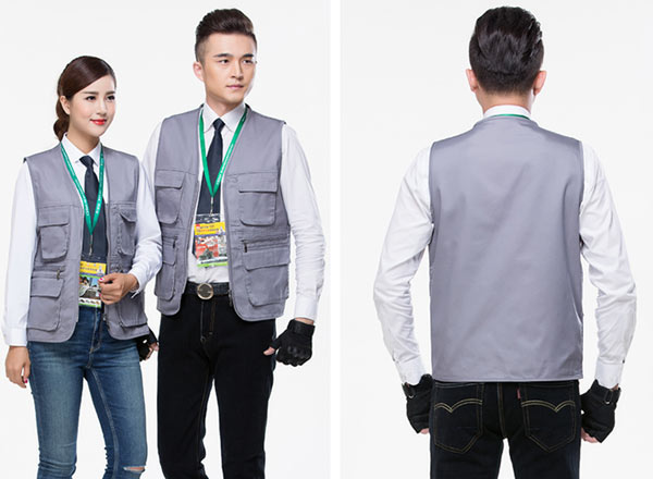 黑色多口袋拉鏈款棉馬甲訂做款式后背效果圖