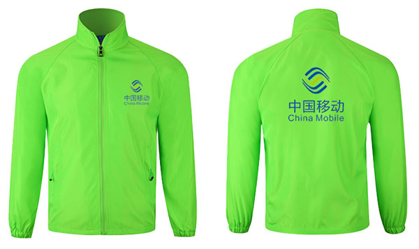 插肩袖風衣定做背后及LOGO印制款式效果圖